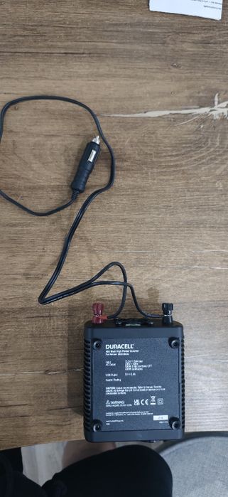 инвертор на ток на Duracell – от  12V ток от акумулатор в 230V  за кола