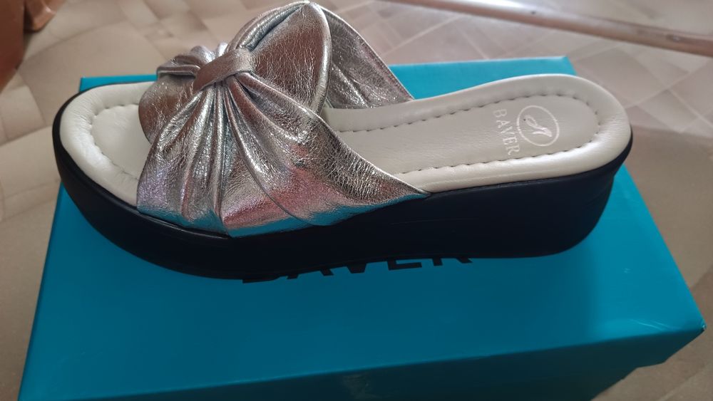 Продам женские  шлепки