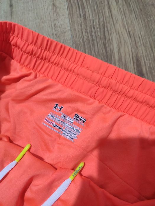 Pantaloni scurți de damă Under Armour mărimea S