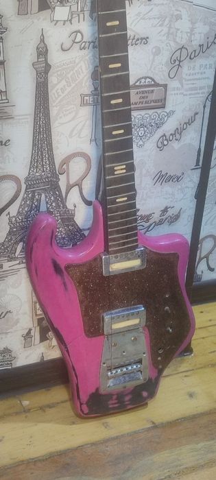 Ретро бас гитара  Тоника ссср для интерьера