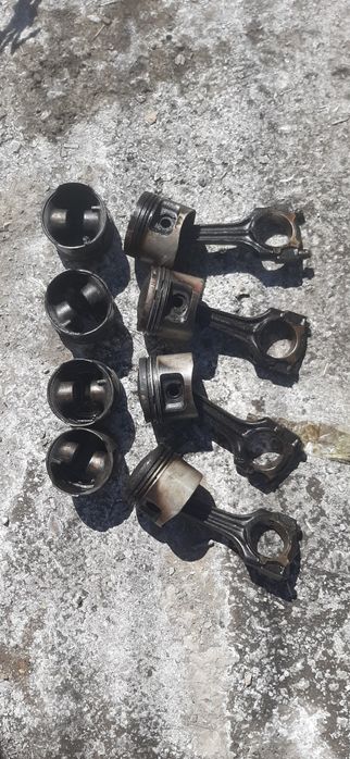 Продам шатун от м 102 1.8 объем Мерседес