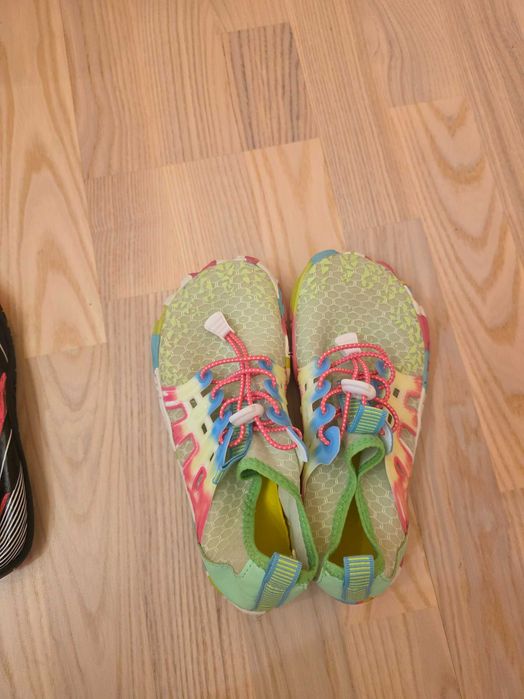 Продам аквашузы для пляжа