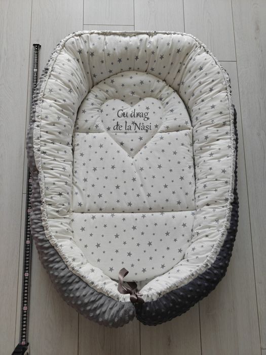 Baby nest personalizat de la nasi pentru bebelusi