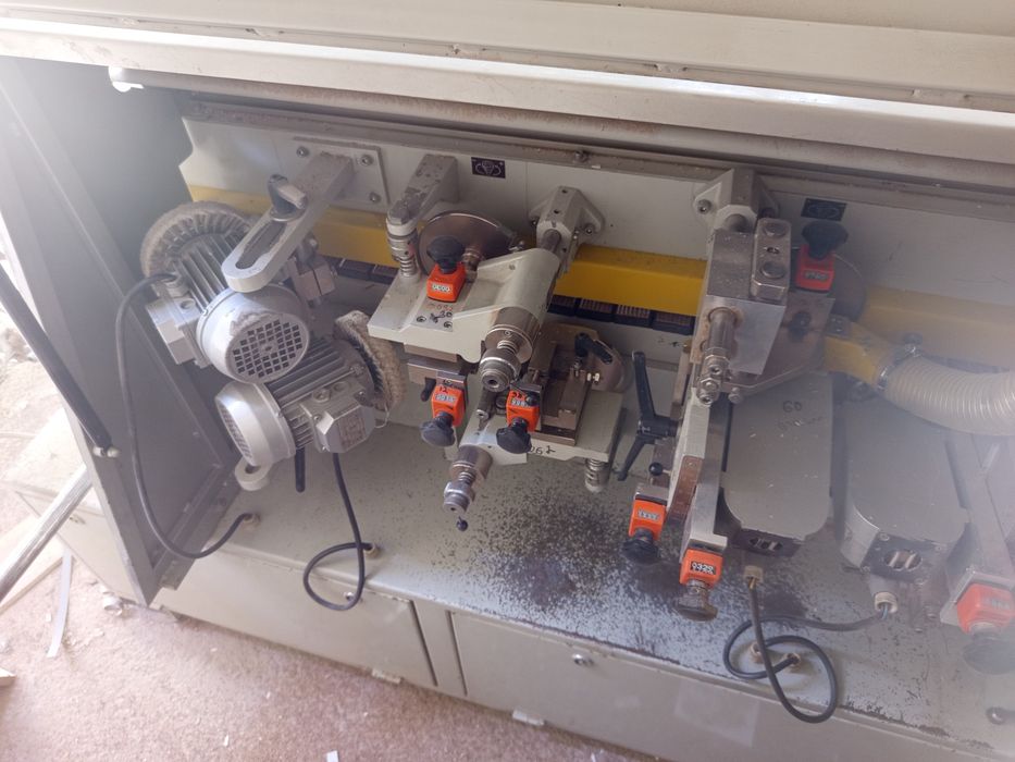 Кромкооблицовочный станок