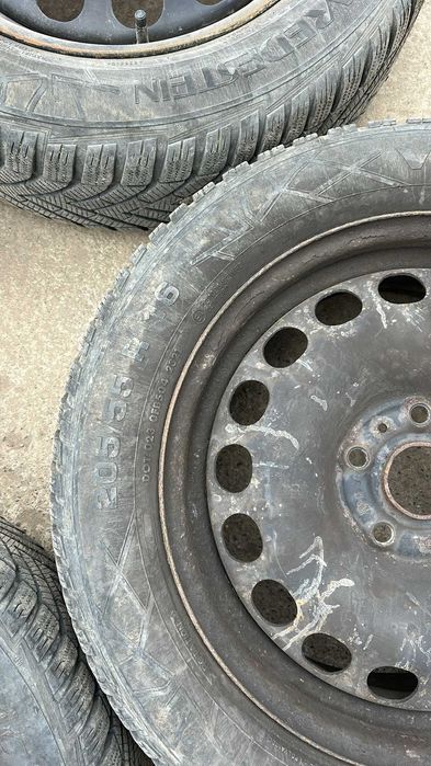 Set jante tabla cu capace roti 5x112 anvelope 205/55R16 M+S Passat B7