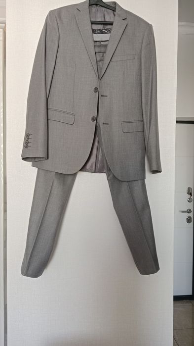 Классический мужской костюм двойка, цвет серый