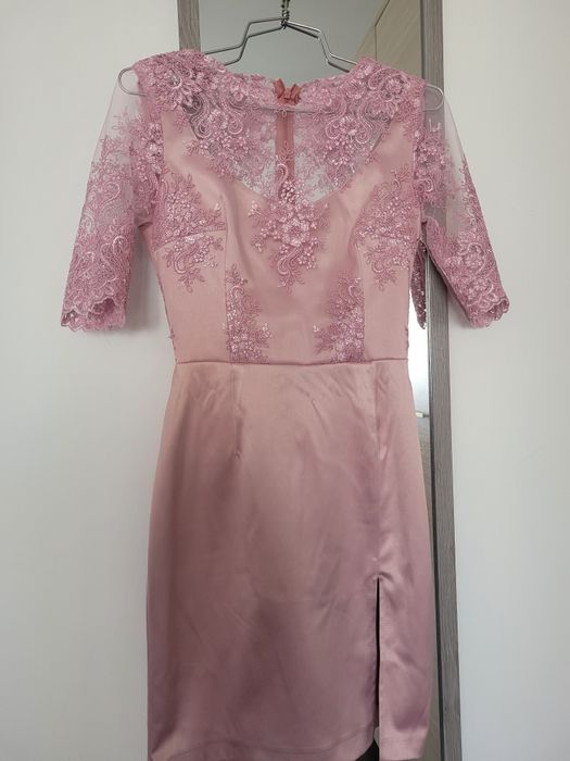 Rochie scurtă de ocazie
