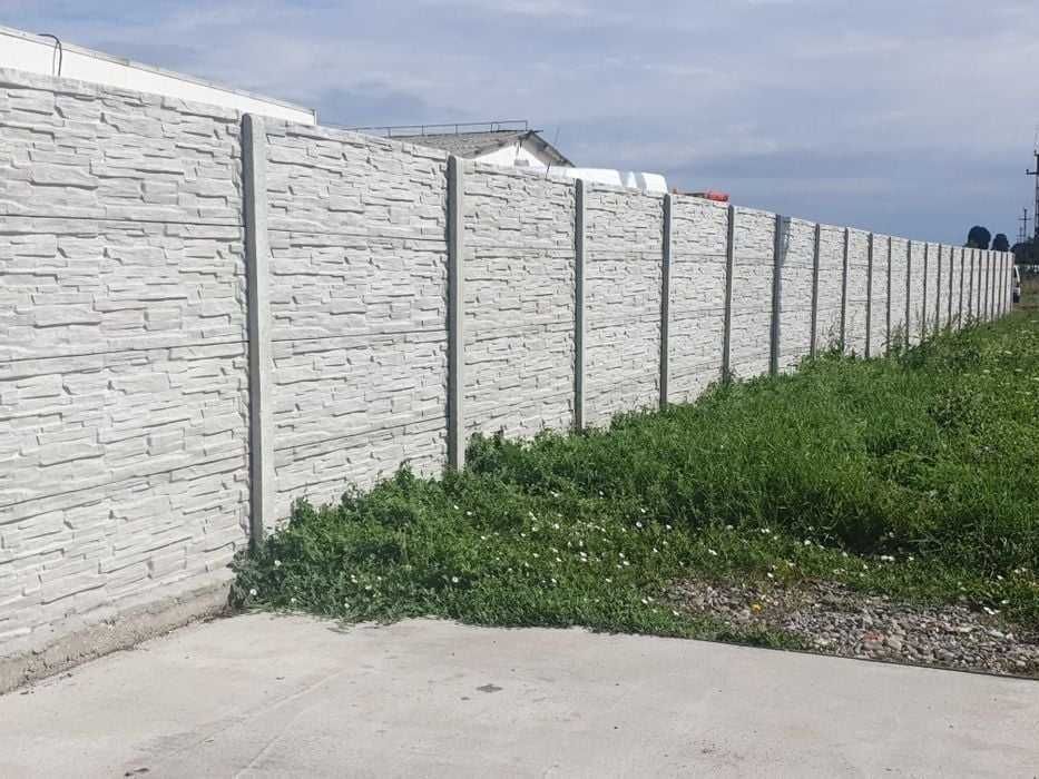 Gard beton din placi