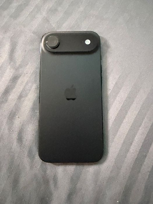 Продам Айфон 17 air