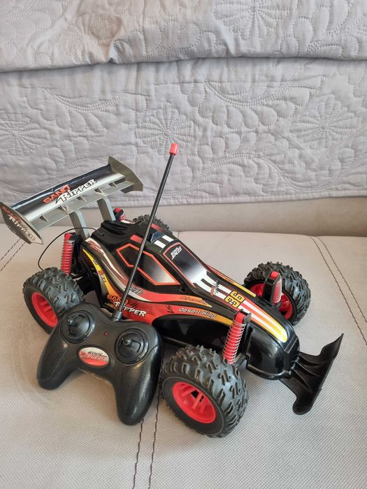 Masina cu telecomanda Kool Speed, funcționează fără probleme.