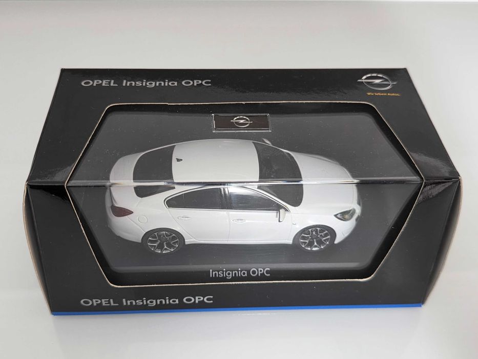 Macheta Auto 1/43 Schuco Dealer Edition Opel Insignia OPC