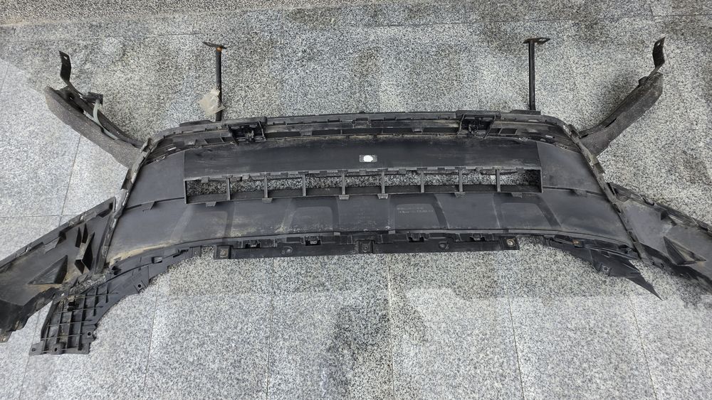 Scut spoiler bara fata armatura absorbant grila bara fata senzor VW Touareg 3 III 760 cr7 7cr 2018+