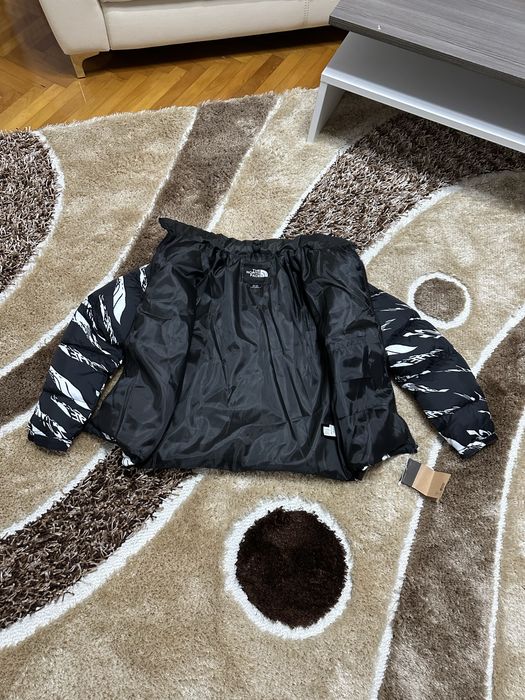 Geacă The North Face Black & White Puffer – mărimea M