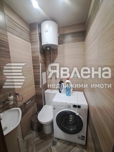 Дава се под наем Тристаен апартамент в Варна, Левски - 100 кв.м за 818 € - Снимка #8