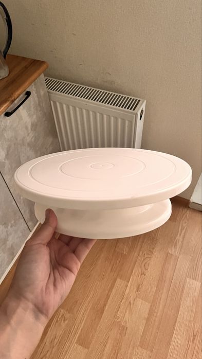 Продам крутилку для торта, новая