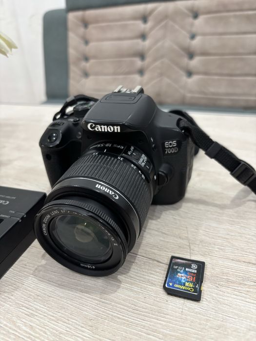 Canon 700D sotiladi