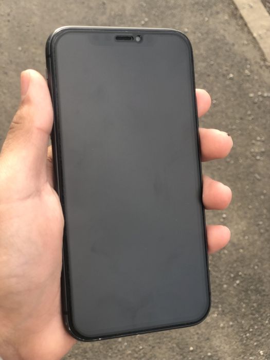 iPhone 11 хорошый состояние