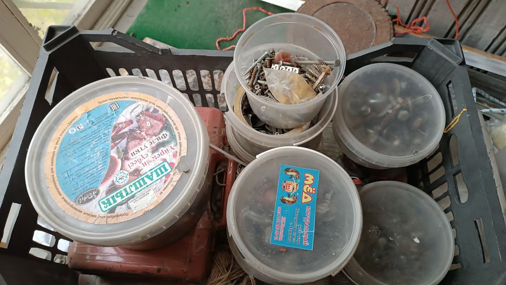 Крепеж, метизы, шурупы, саморезы