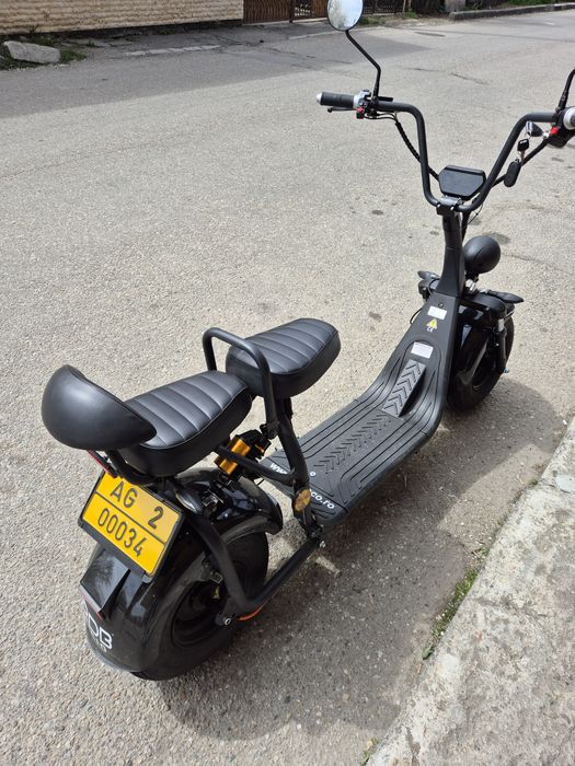 Vînd scuter electric