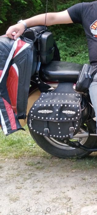 Vând coburi moto din piele