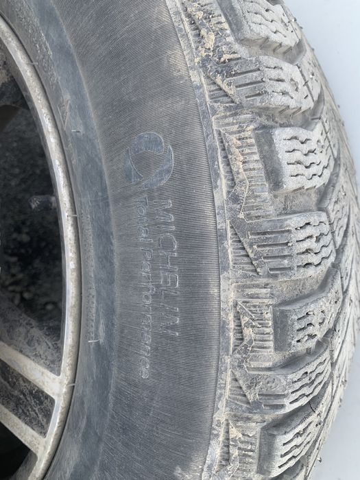 Продам мишлен р16 215/65