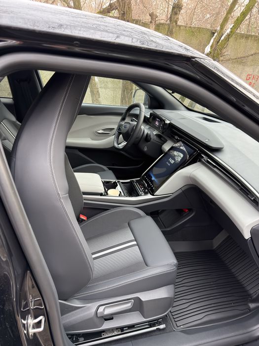 Inchiriez Ford Capri Nou