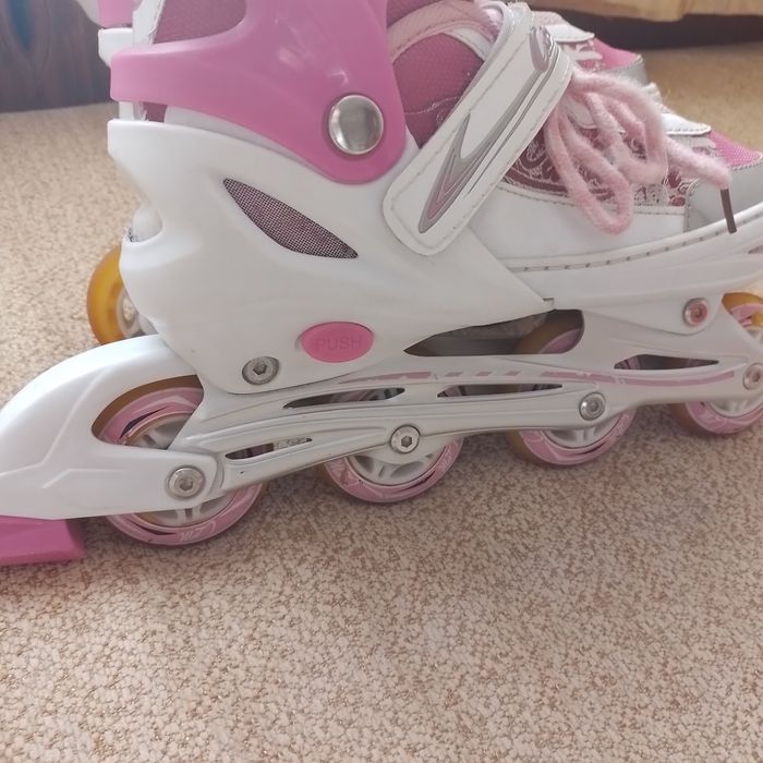 Ролики для девочек! Caroman! В хорошем состоянии!