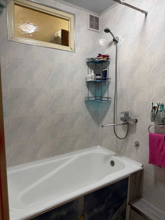 Медгарадок Шифокорлар массив 3 хона Евро ремонт