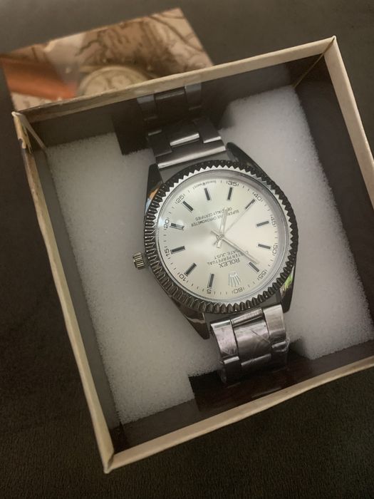 Продам часы две пары