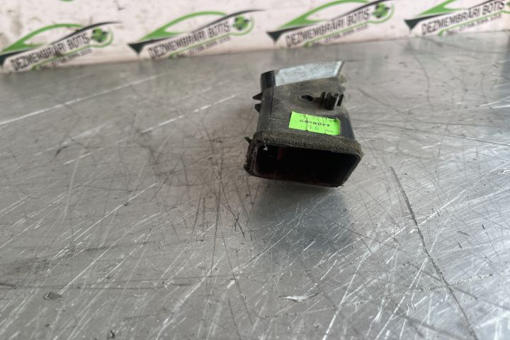 Grila ventilatie bord dreapta A9068300354 / A 906 830 03 54 Mercedes-