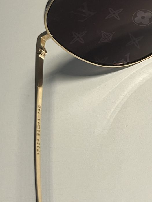 Vând ochelari de soare Louis Vuitton