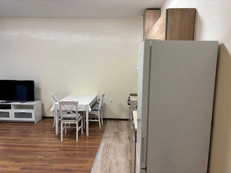 Дава се под наем Двустаен апартамент в София, Кръстова вада - 65 кв.м за 600 € - Снимка #3