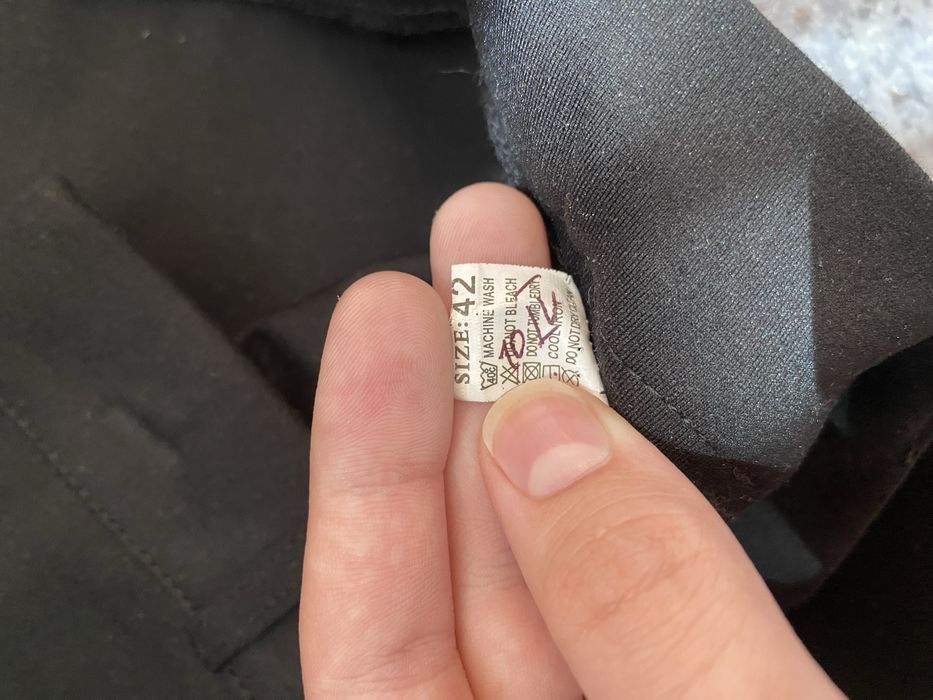 прямая черная юбка