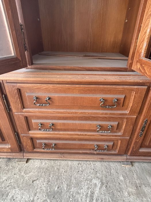 Продавам секция в перфектно състояние