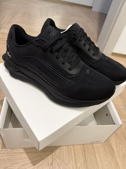 Продам кроссовки Alo RUNNER