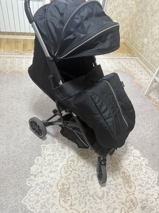 Продам прогулочную коляску