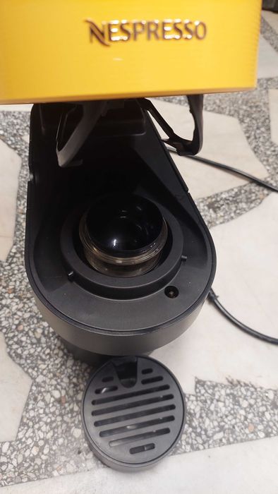 Кафе машина NESPRESSO VERTOU