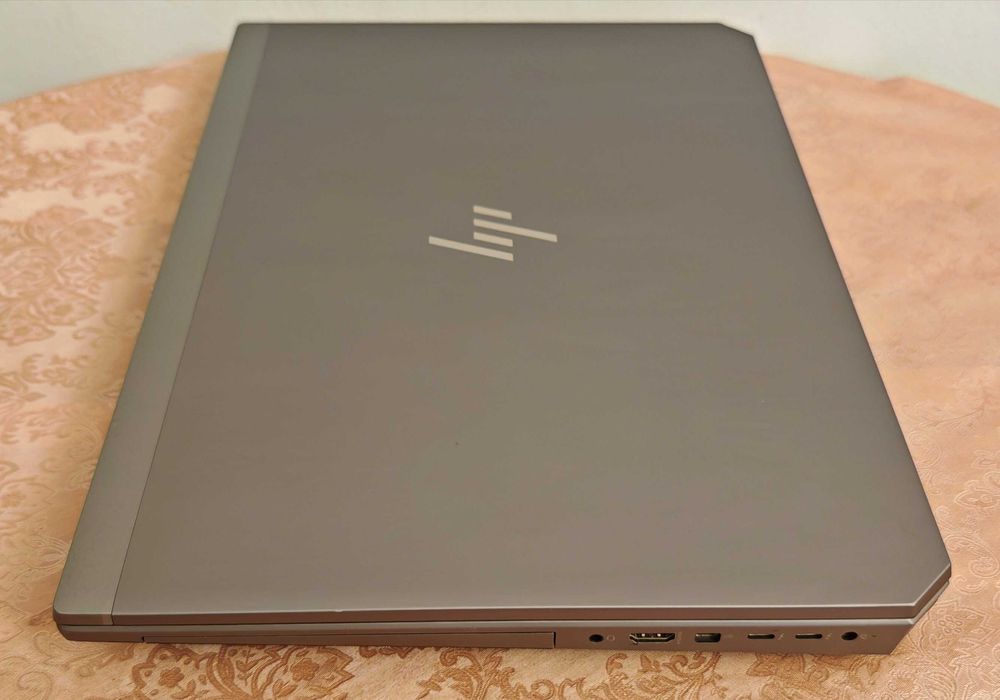 HP ZBook 17 DreamColor/Core i7-9750H/RTX 4000 8GB/32GB RAM/1TB SSD