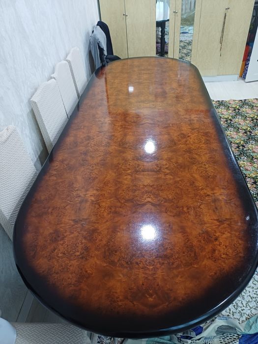 Стол в хорошем состояние продаеться
