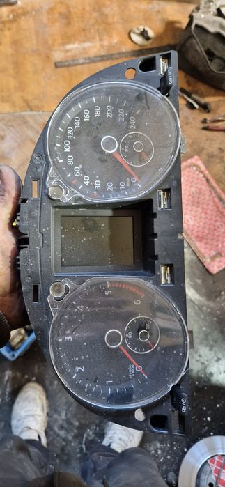 Ceasuri bord vw passat cc / b7