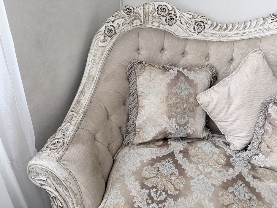 Классический комлект диван + 2 кресла