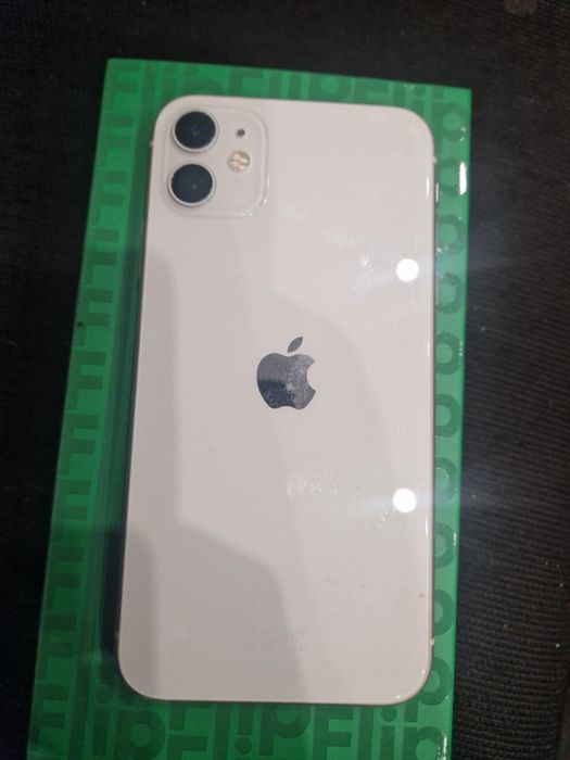 Телефон Iphone 11 черен