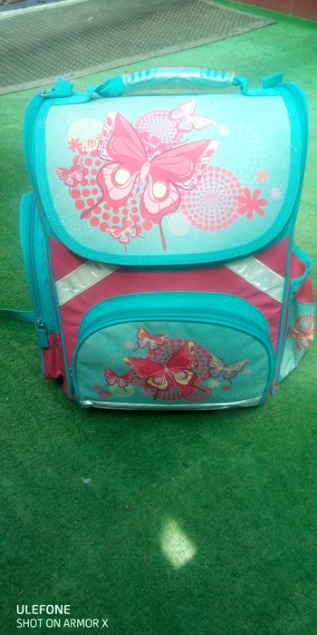 Vând ghiozdan stare foarte buna