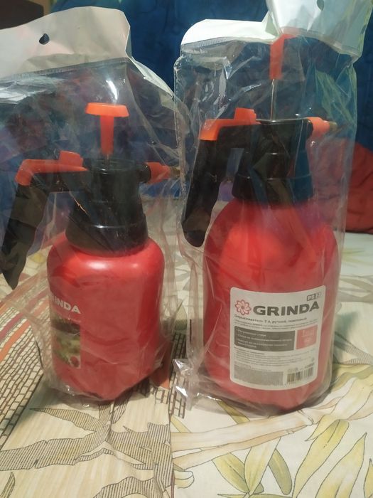 Ручные помповые опрыскиватели.