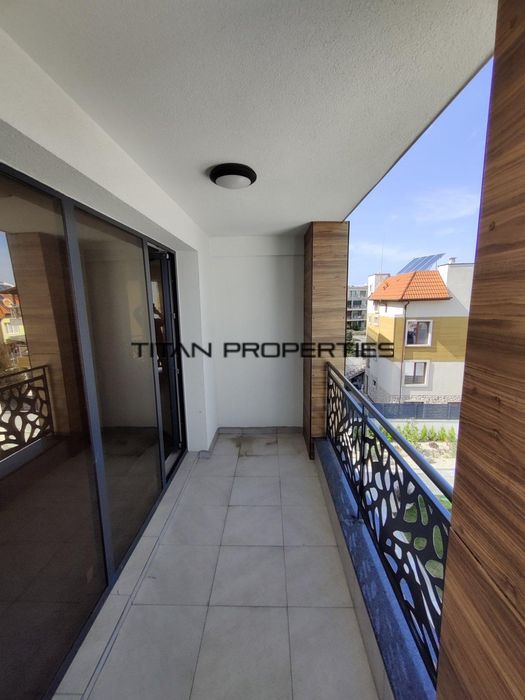 Продава се Двустаен апартамент в Бургас, Долно Езерово - 75 кв.м за 2027 €/кв.м - Снимка #4