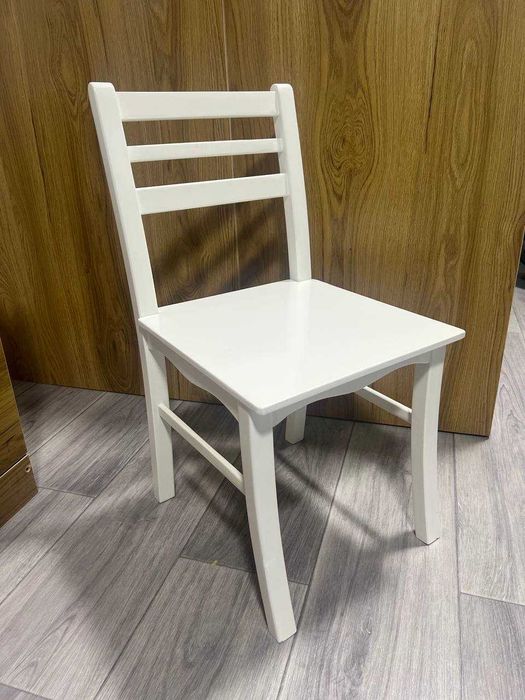 Cтол и стулья детскый