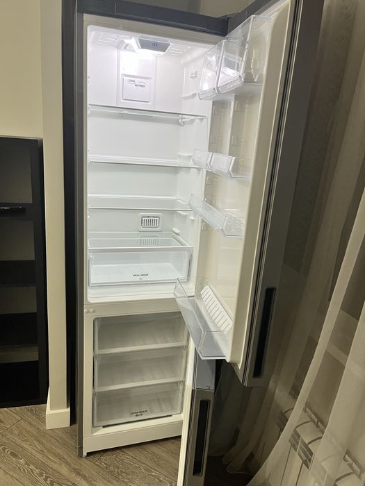 Холодильник Hotpoint Ariston