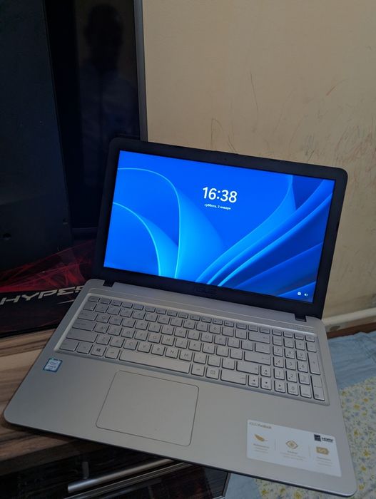 Ноутбук Asus Core i3-6100. HDD 1Tb