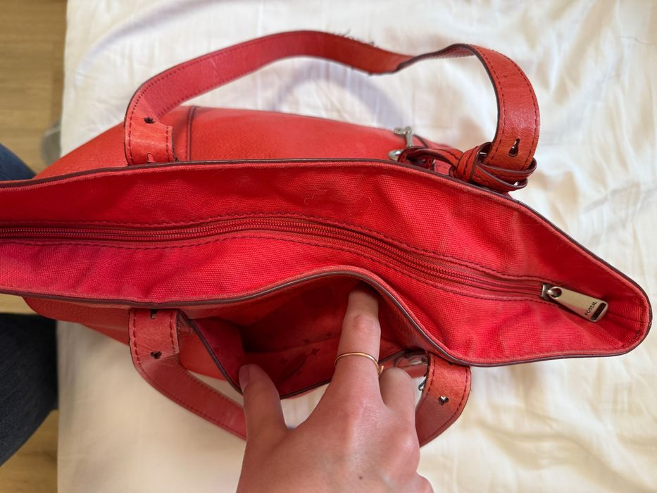 Дамска чанта на Fossil естествена кожа червена