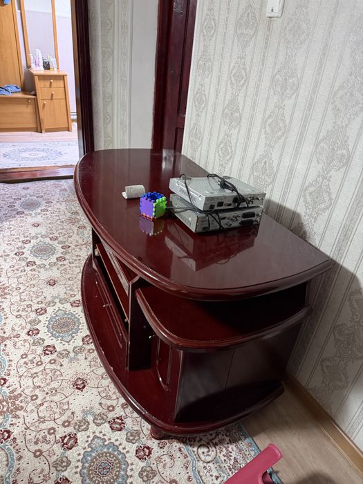 Тумбочка на даром